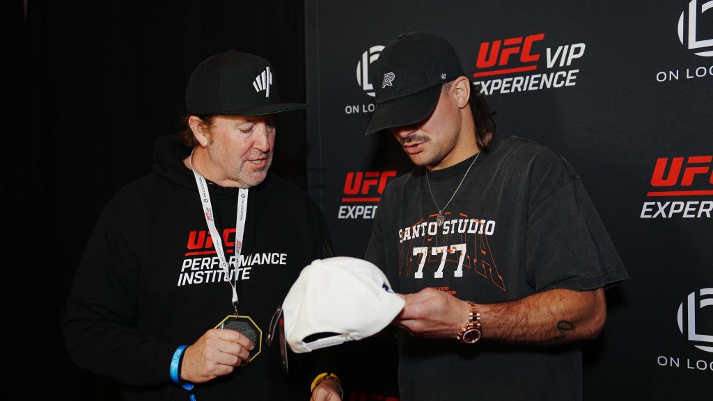 meta-apex-fight-night-120-diego-lopes-signature-fifty-frame-creatives.JPG